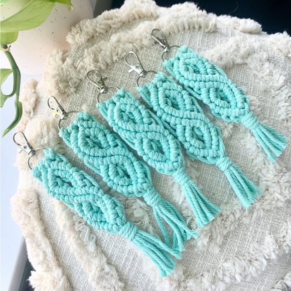 🎄PERFECT STOCKING SUFFER!🎄Macrame Keychain - Picture 4 of 6